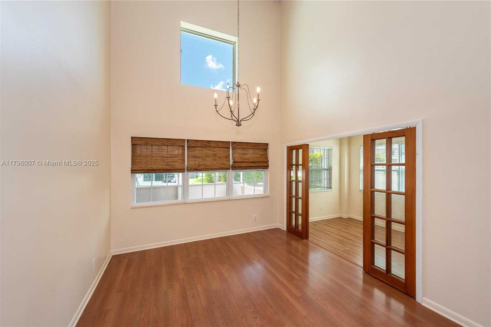 Small Image of 504 BEDFORD AVE, Weston Number 7