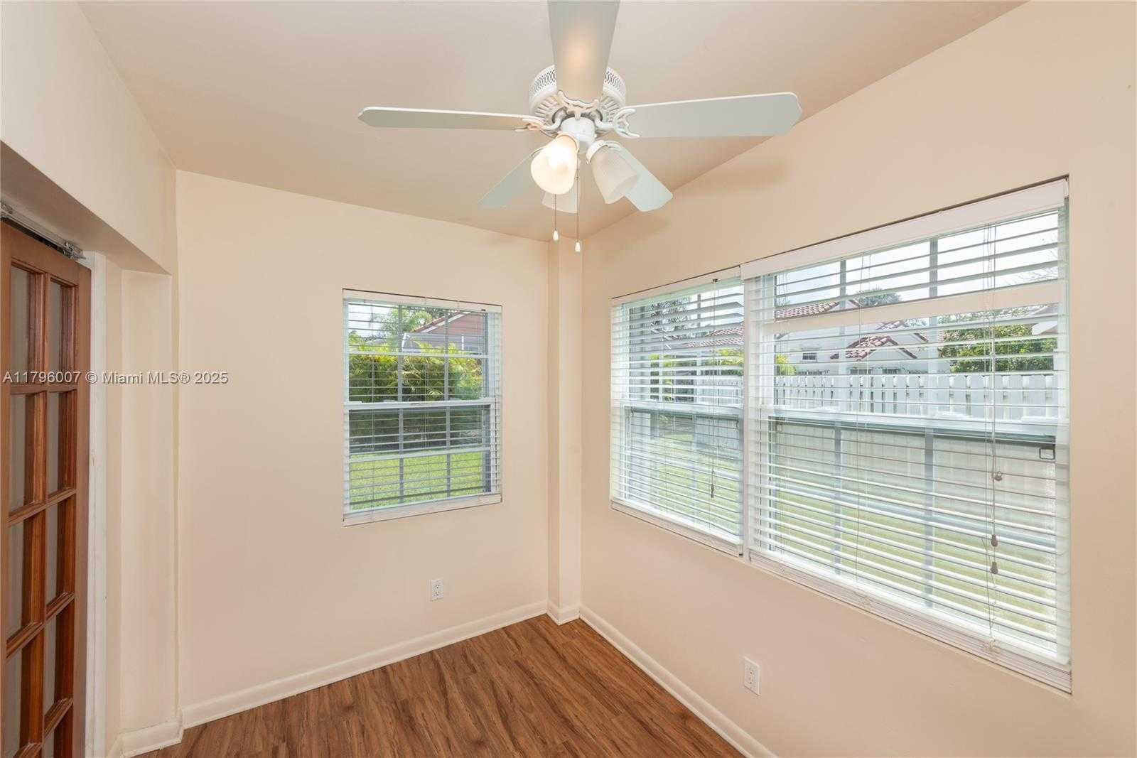 Small Image of 504 BEDFORD AVE, Weston Number 8