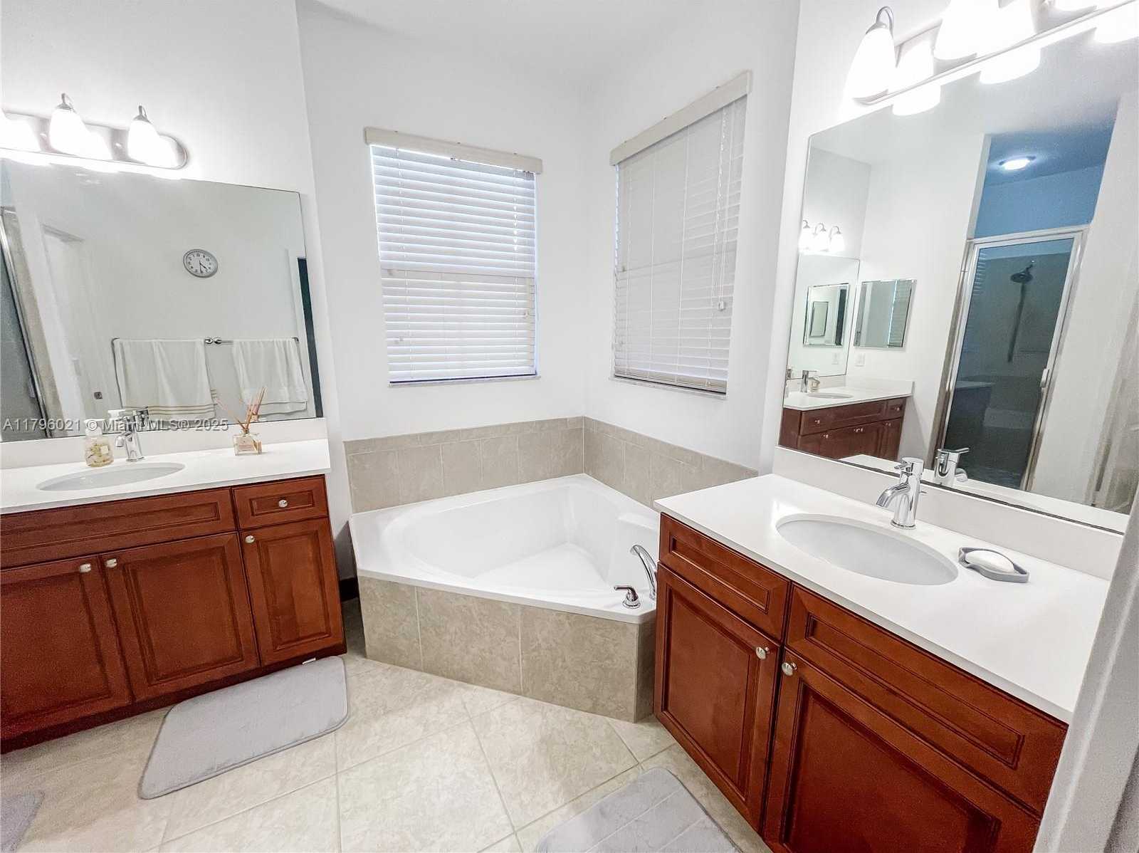 Small Image of 4723 NORTH WEST 59TH ST, Tamarac Number 18