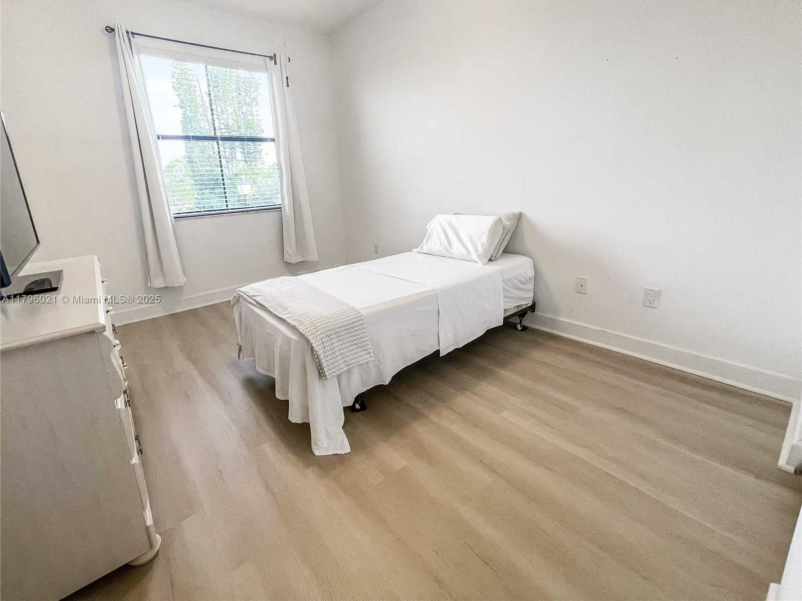 Small Image of 4723 NORTH WEST 59TH ST, Tamarac Number 21
