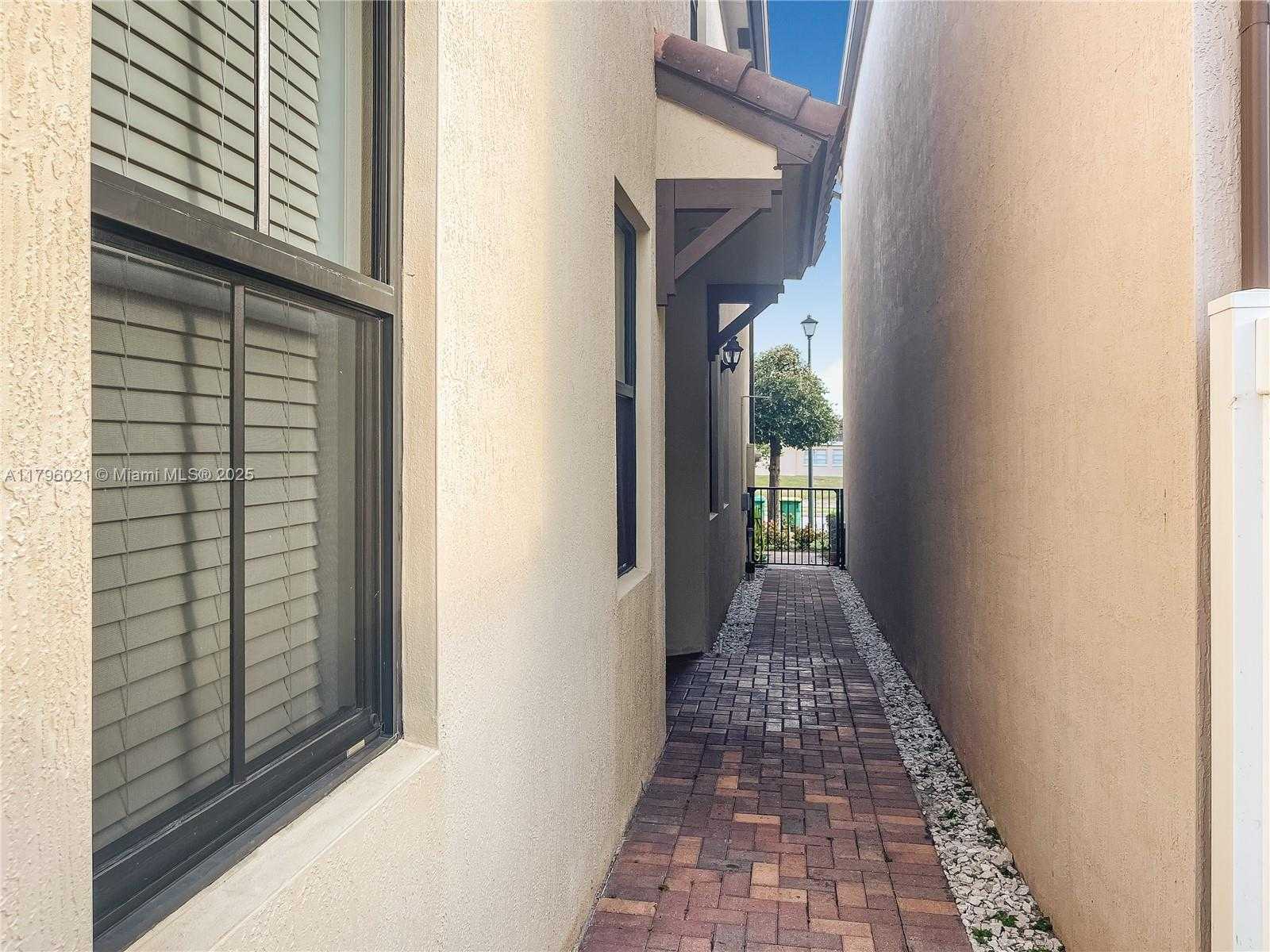 Small Image of 4723 NORTH WEST 59TH ST, Tamarac Number 31