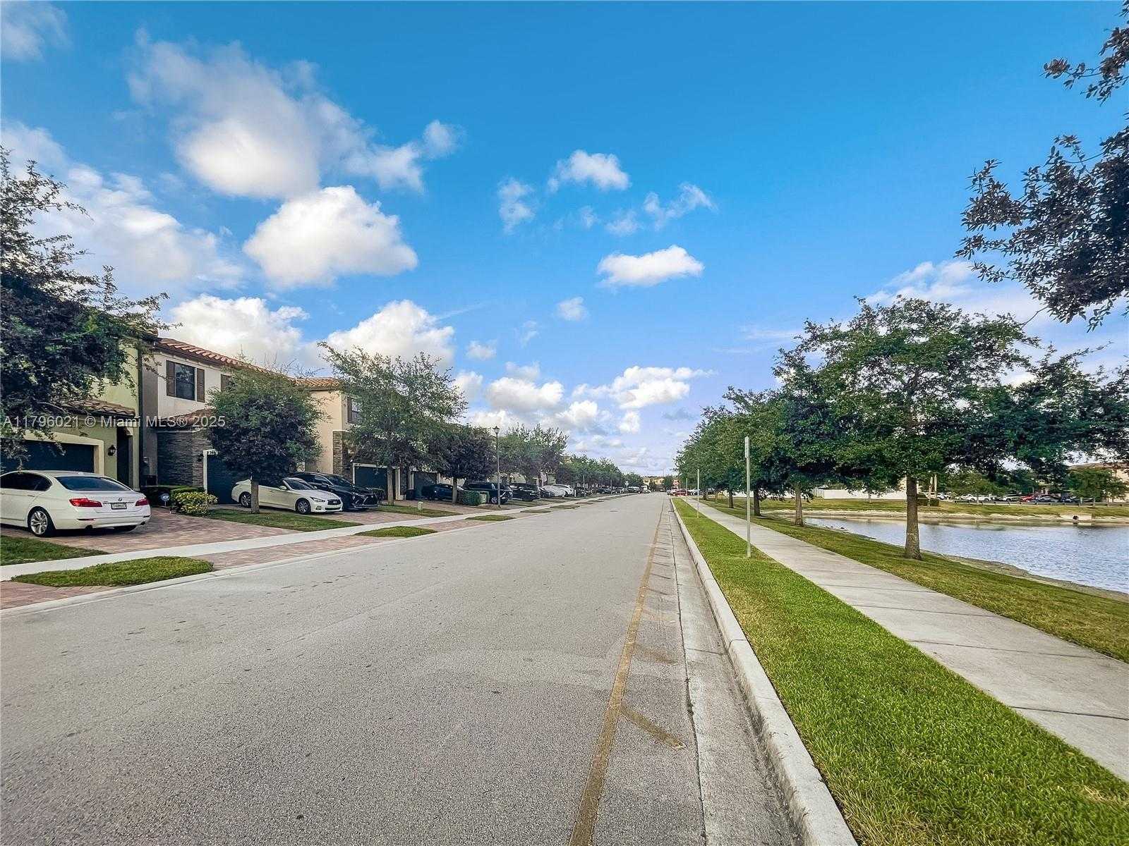 Small Image of 4723 NORTH WEST 59TH ST, Tamarac Number 41