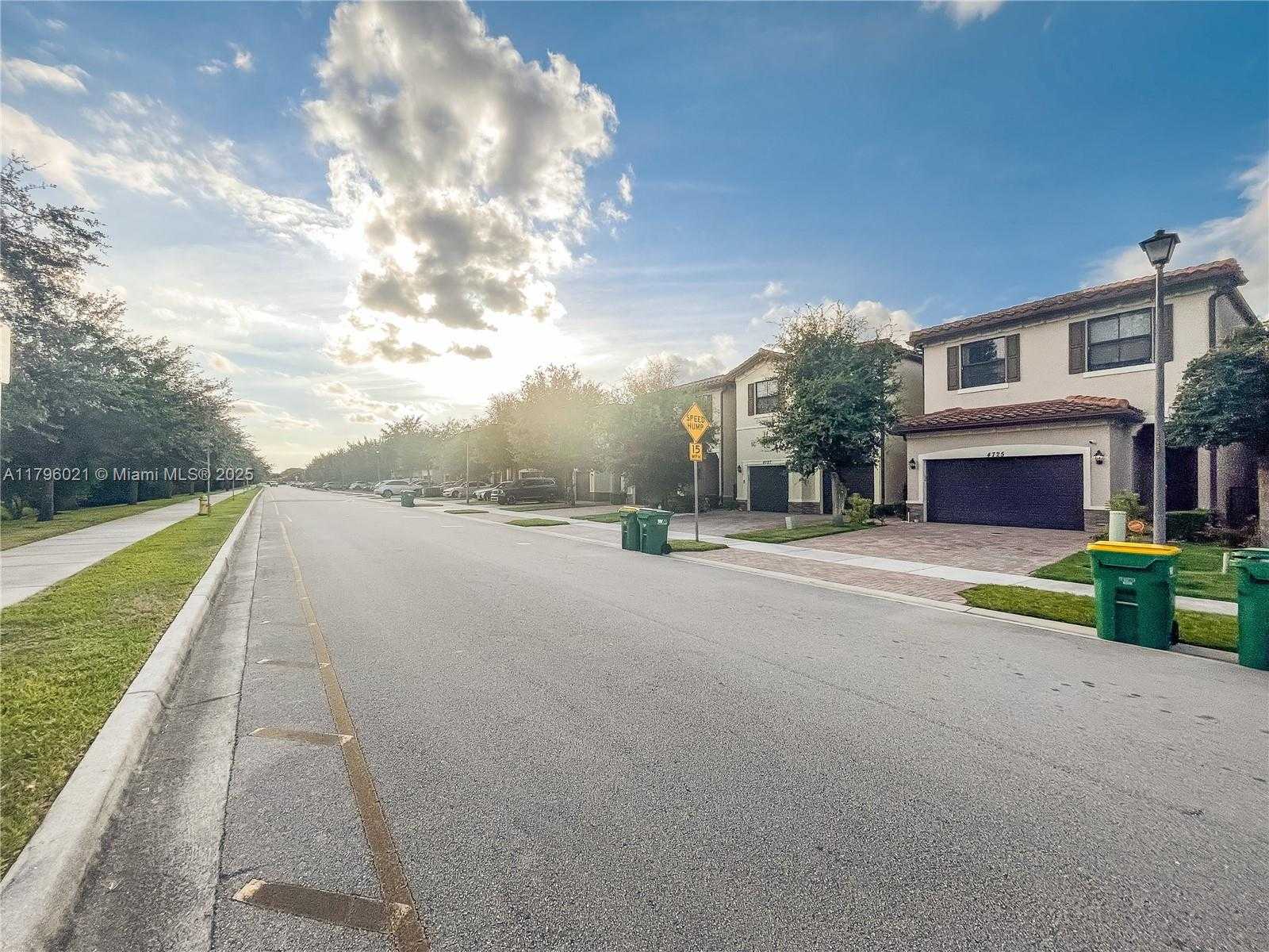 Small Image of 4723 NORTH WEST 59TH ST, Tamarac Number 42