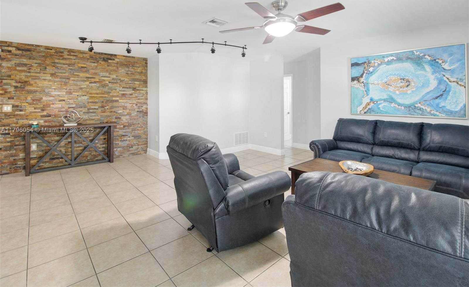 Small Image of 20121 SOUTH WEST 79TH AVE, Cutler Bay Number 4