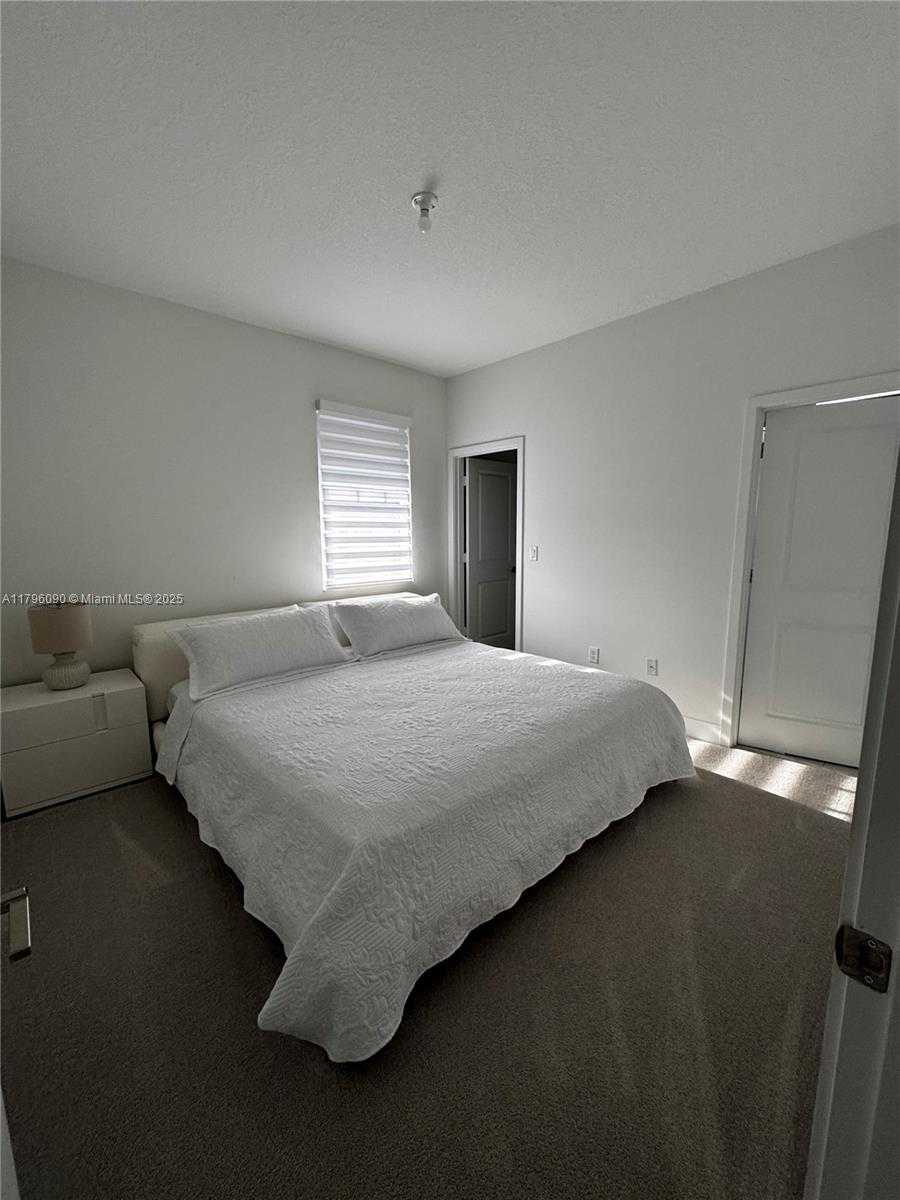 Small Image of 4409 SOUTH WEST 173RD AVE, Miramar Number 25