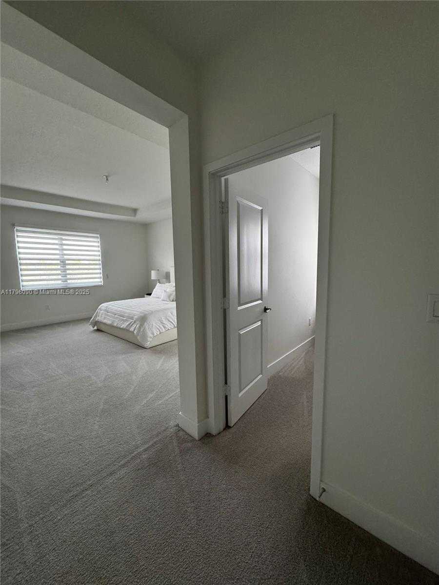 Small Image of 4409 SOUTH WEST 173RD AVE, Miramar Number 32