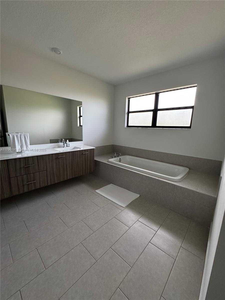 Small Image of 4409 SOUTH WEST 173RD AVE, Miramar Number 37