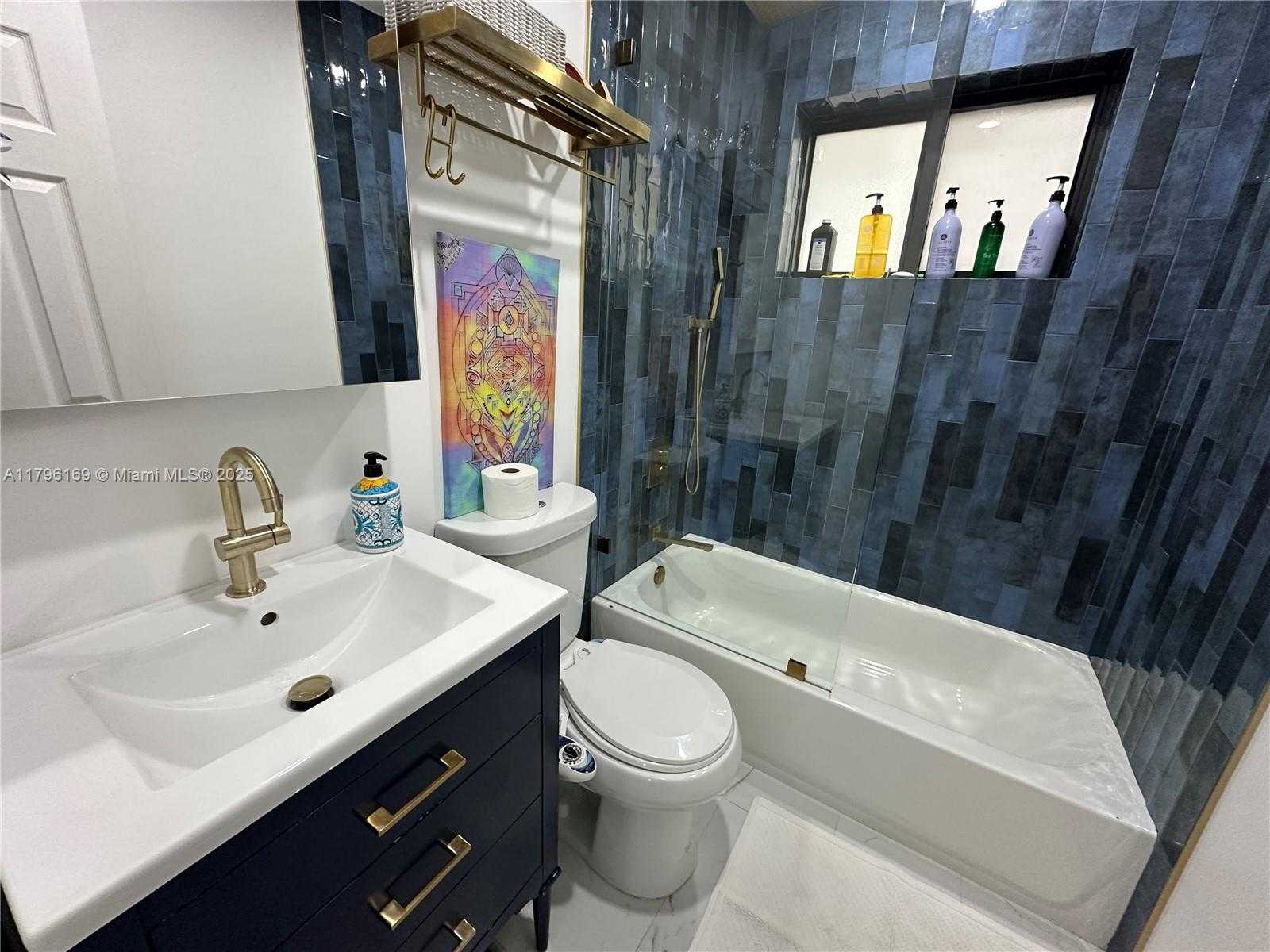 Small Image of 722 SOUTH WEST 10TH ST, Hallandale Beach Number 15