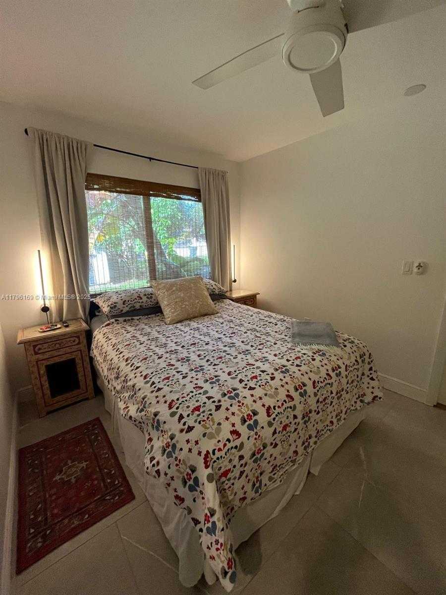 Small Image of 722 SOUTH WEST 10TH ST, Hallandale Beach Number 18