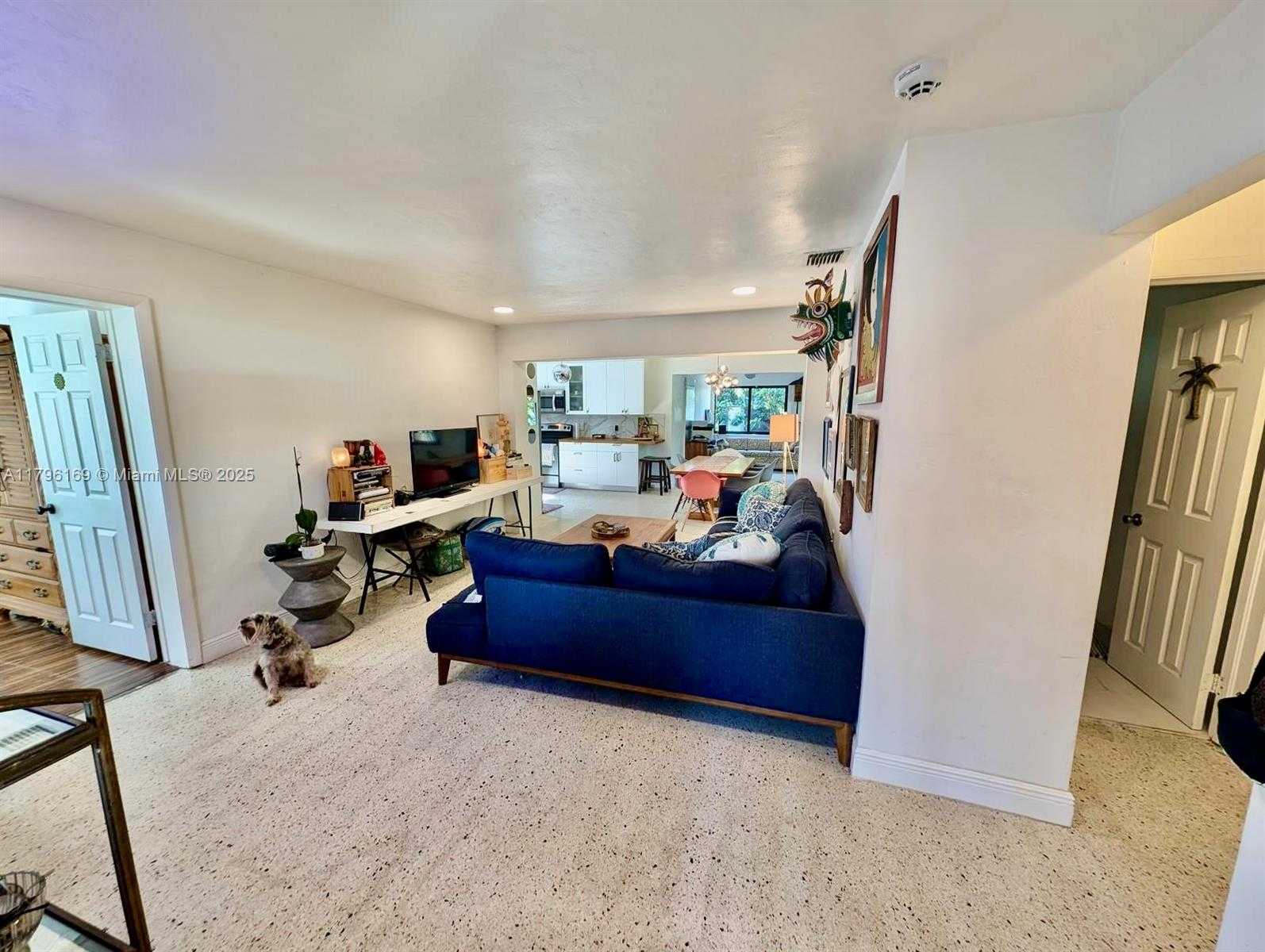 Small Image of 722 SOUTH WEST 10TH ST, Hallandale Beach Number 3