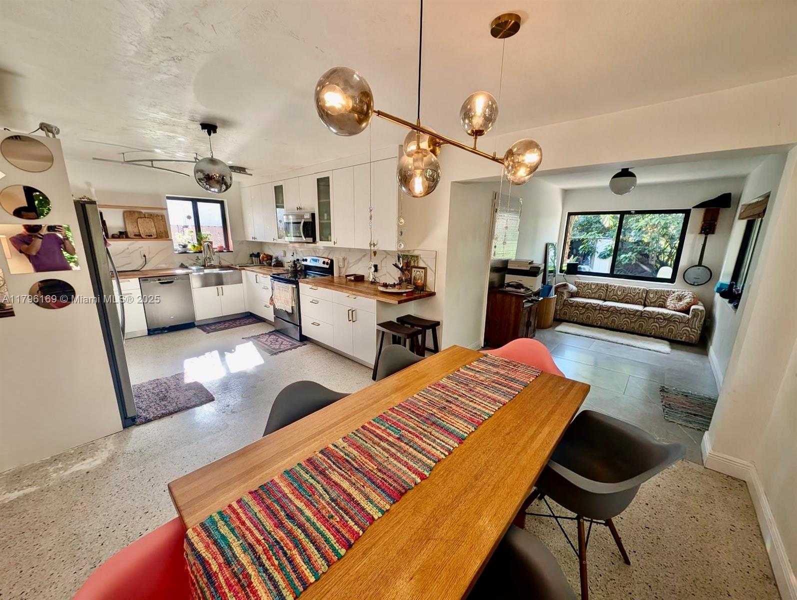 Small Image of 722 SOUTH WEST 10TH ST, Hallandale Beach Number 4