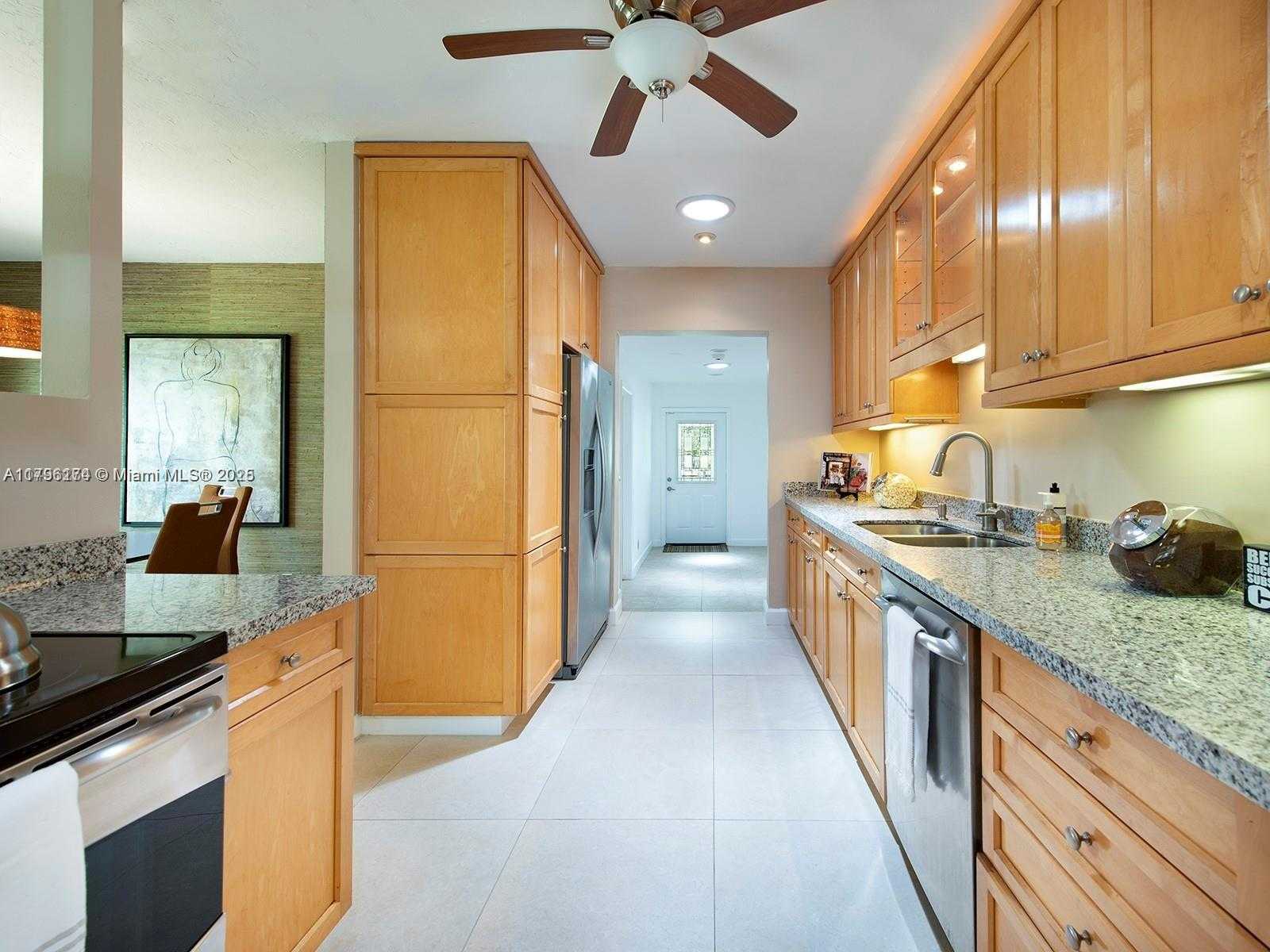 Small Image of 10643 NORTH EAST 10TH PL, Miami Shores Number 15