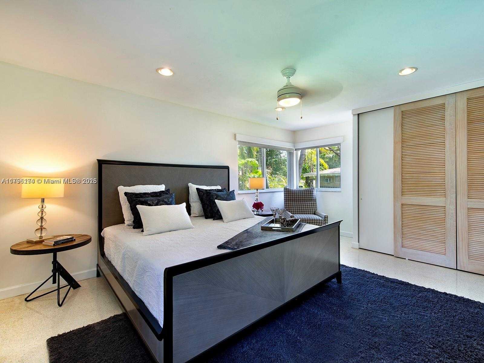 Small Image of 10643 NORTH EAST 10TH PL, Miami Shores Number 16
