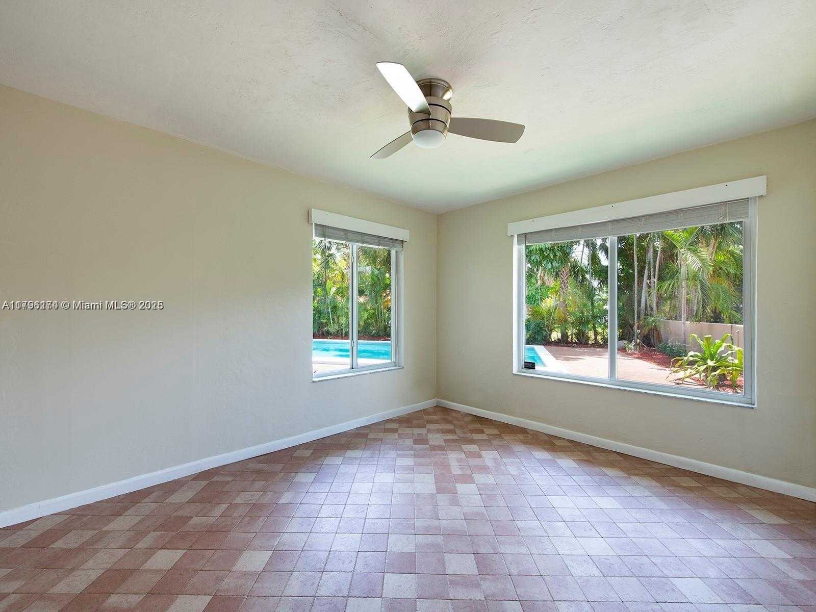 Small Image of 10643 NORTH EAST 10TH PL, Miami Shores Number 19