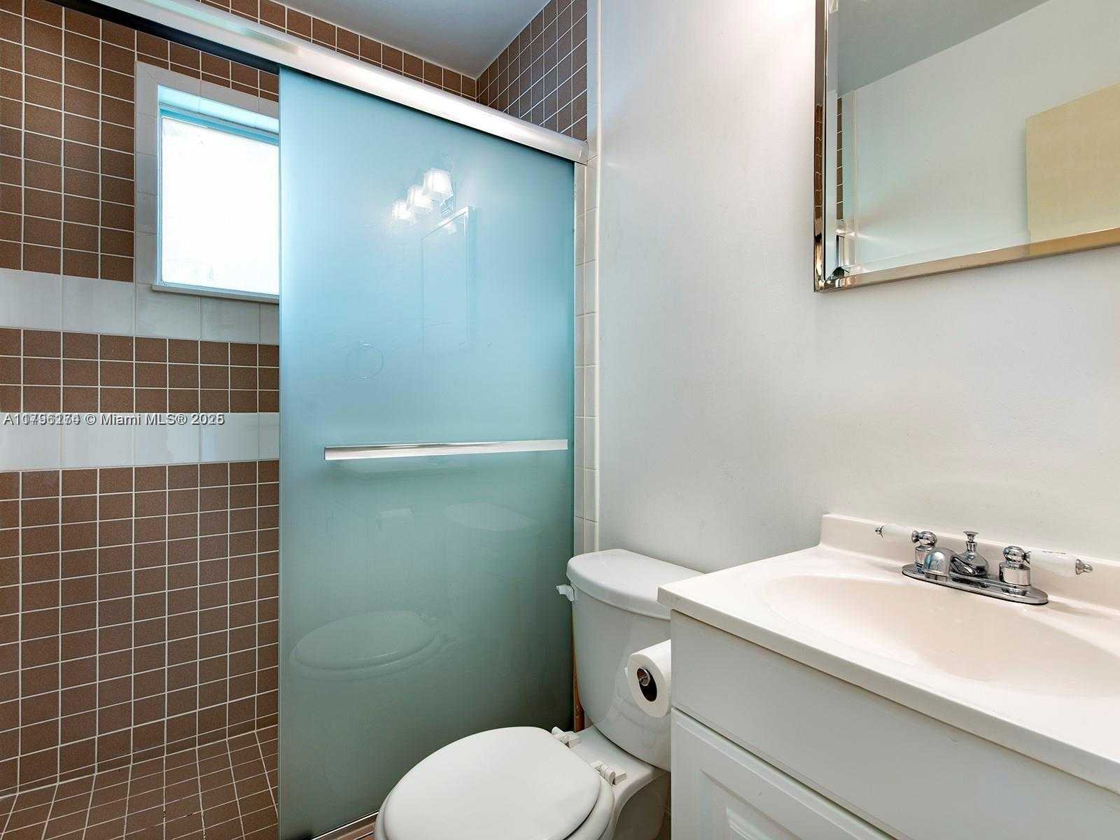 Small Image of 10643 NORTH EAST 10TH PL, Miami Shores Number 22