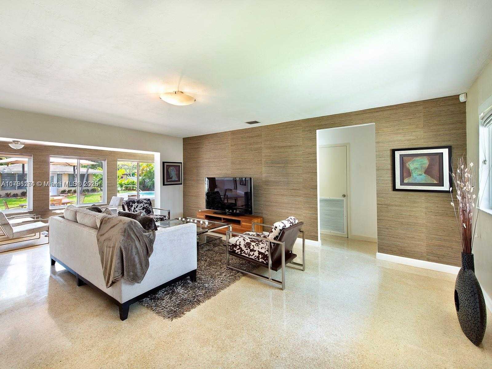 Small Image of 10643 NORTH EAST 10TH PL, Miami Shores Number 8