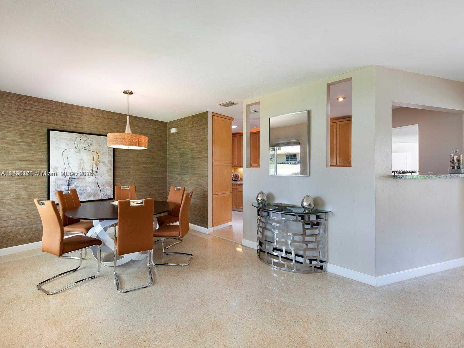 Small Image of 10643 NORTH EAST 10TH PL, Miami Shores Number 9