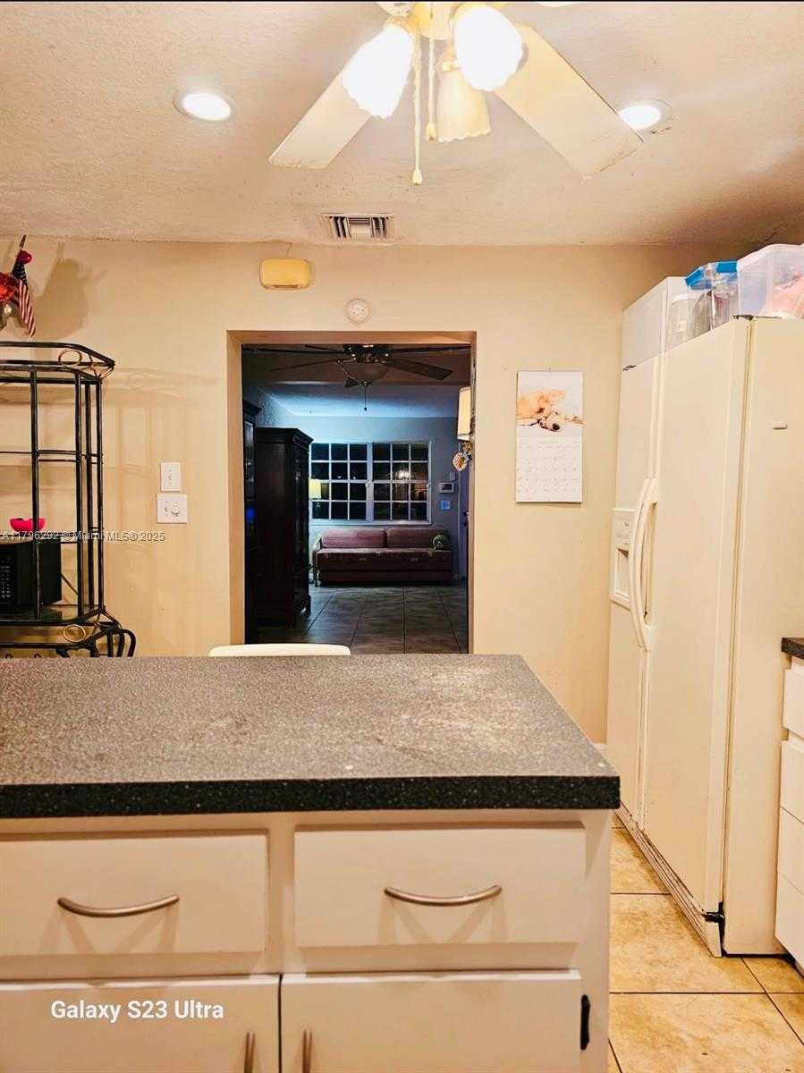 Small Image of 5706 SIMMS ST, Hollywood Number 10