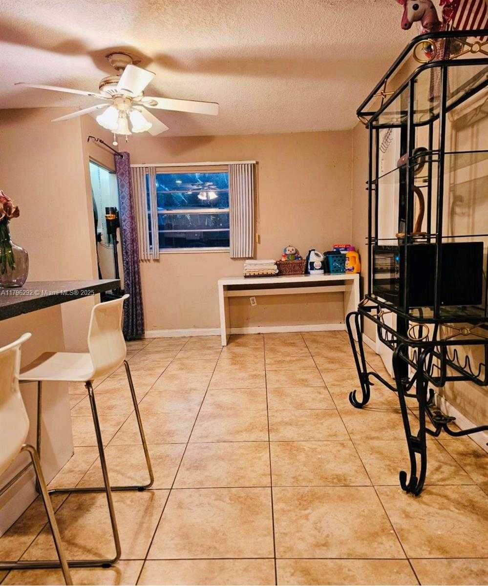 Small Image of 5706 SIMMS ST, Hollywood Number 12