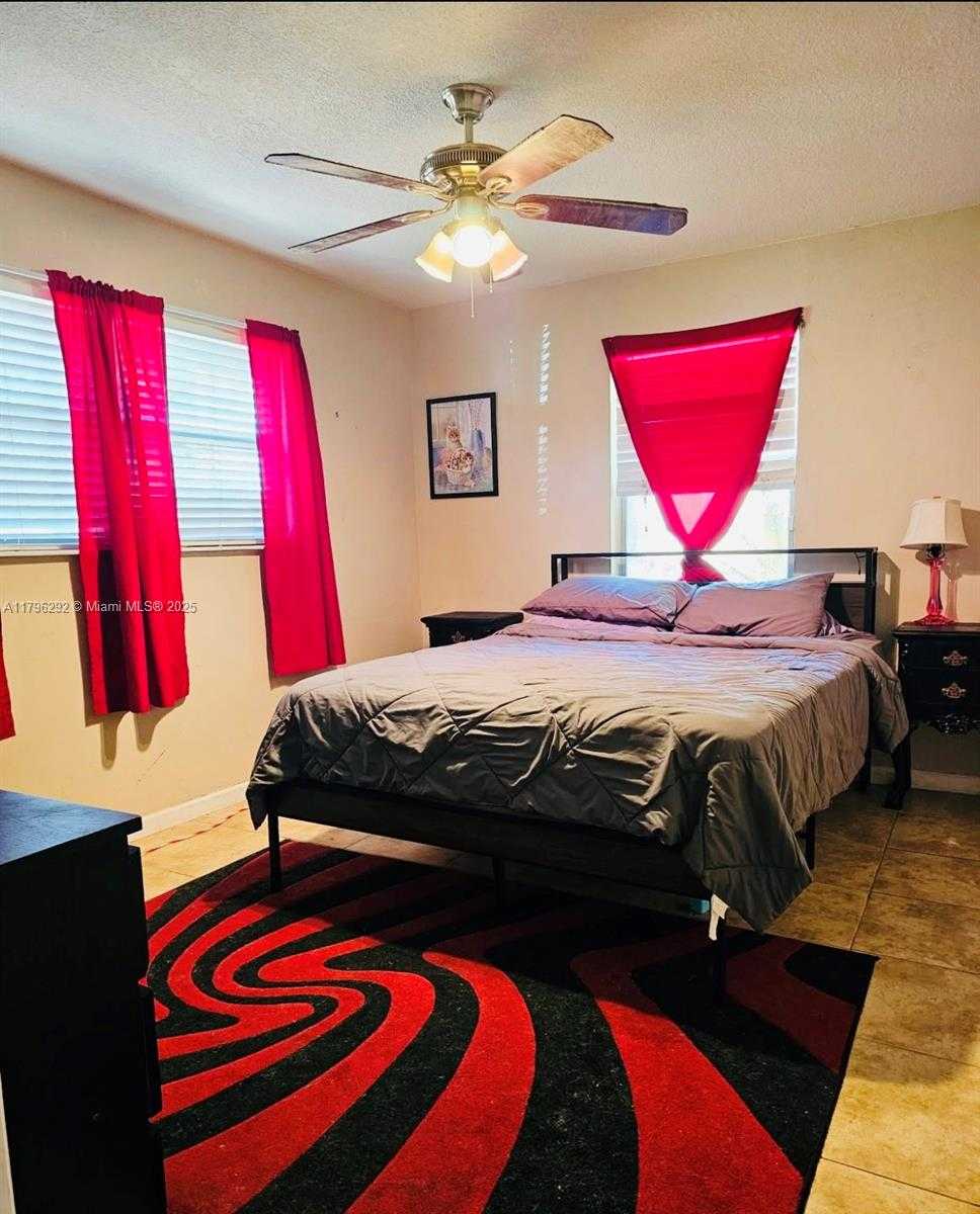 Small Image of 5706 SIMMS ST, Hollywood Number 18