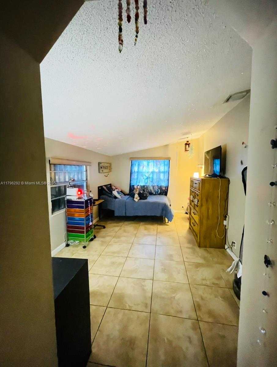 Small Image of 5706 SIMMS ST, Hollywood Number 9