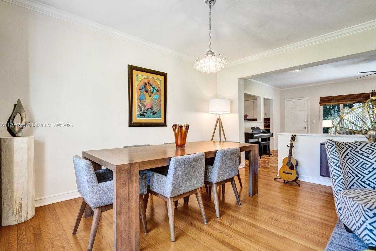 Small Image of 825 NORTH EAST 98TH ST, Miami Shores Number 10