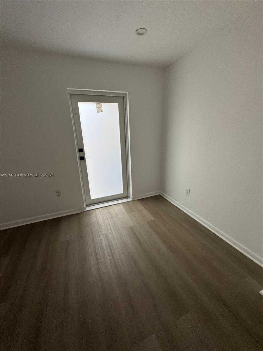 Small Image of 4701 SOUTH WEST 104TH CT, Miami Number 14