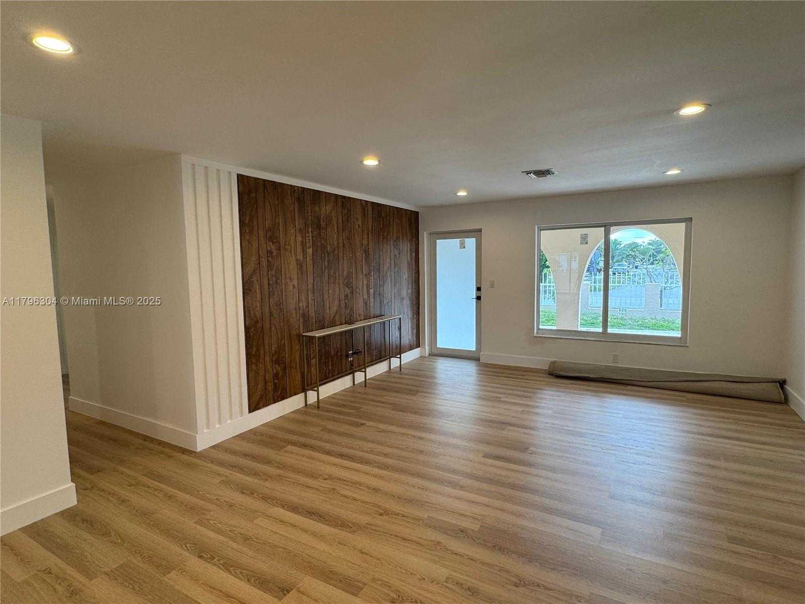 Small Image of 4701 SOUTH WEST 104TH CT, Miami Number 19