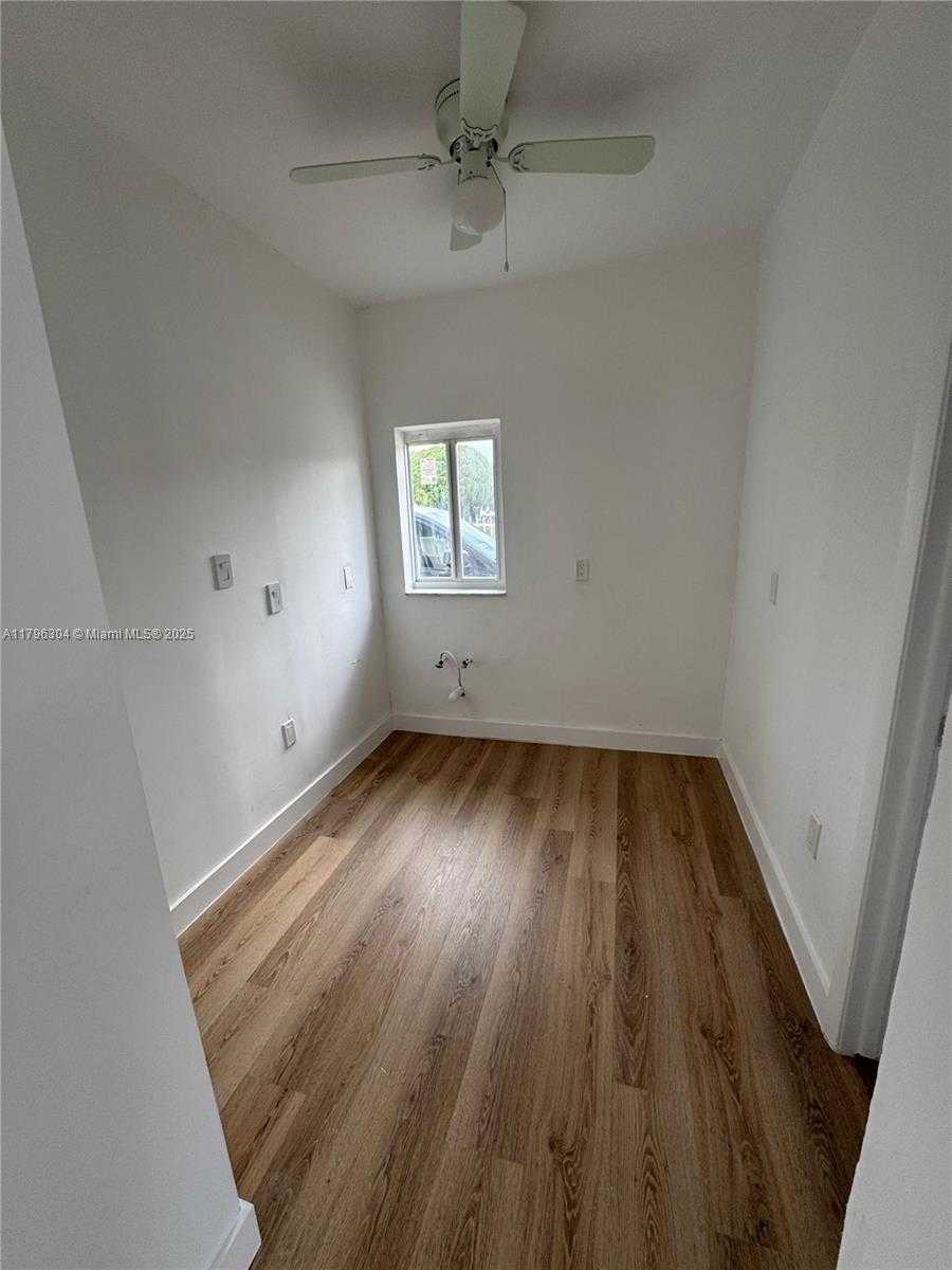 Small Image of 4701 SOUTH WEST 104TH CT, Miami Number 22