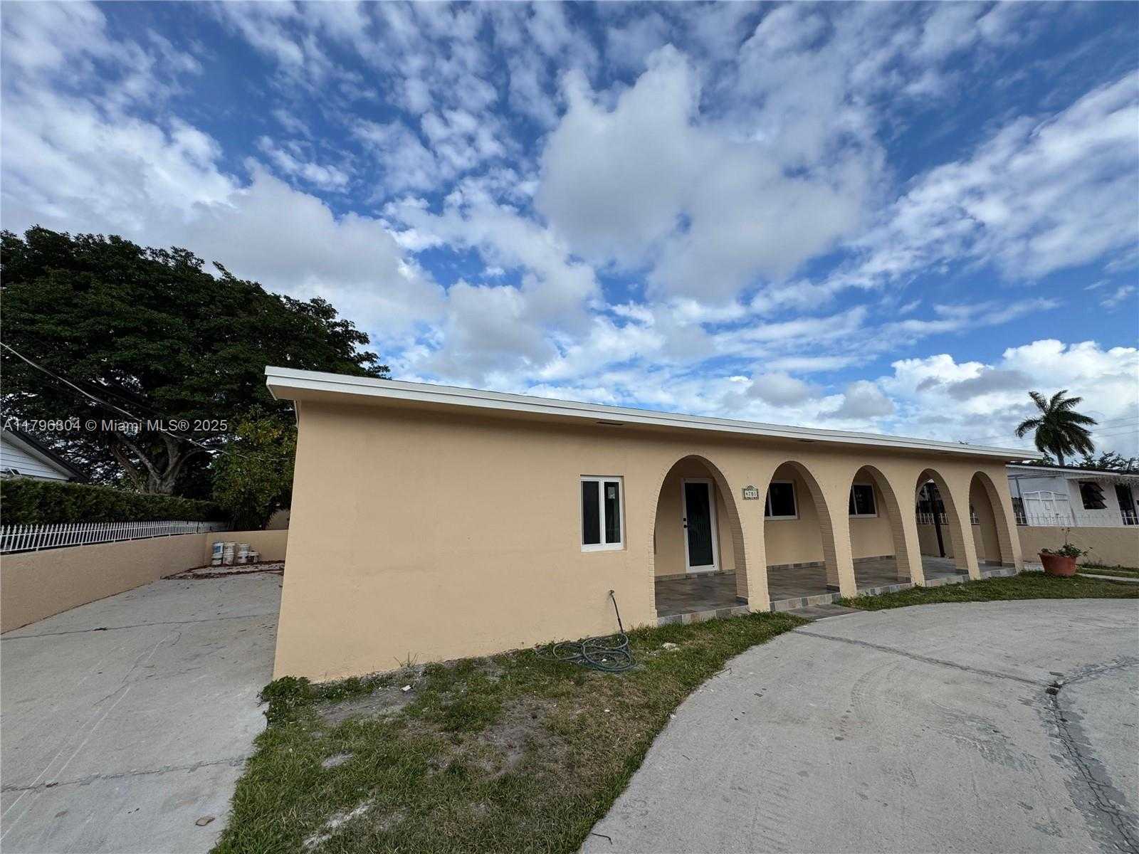 Small Image of 4701 SOUTH WEST 104TH CT, Miami Number 24