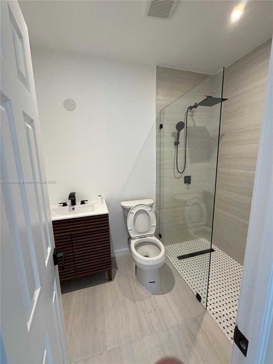 Small Image of 4701 SOUTH WEST 104TH CT, Miami Number 30