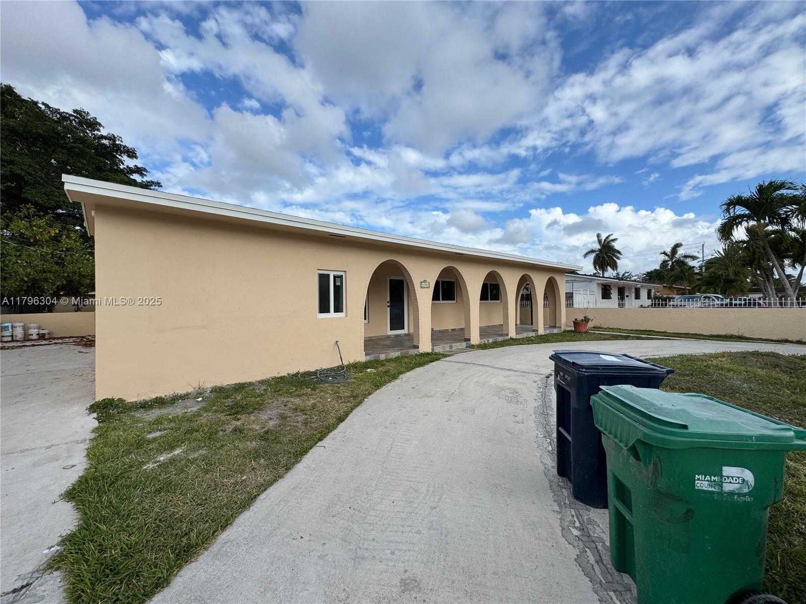 Small Image of 4701 SOUTH WEST 104TH CT, Miami Number 33