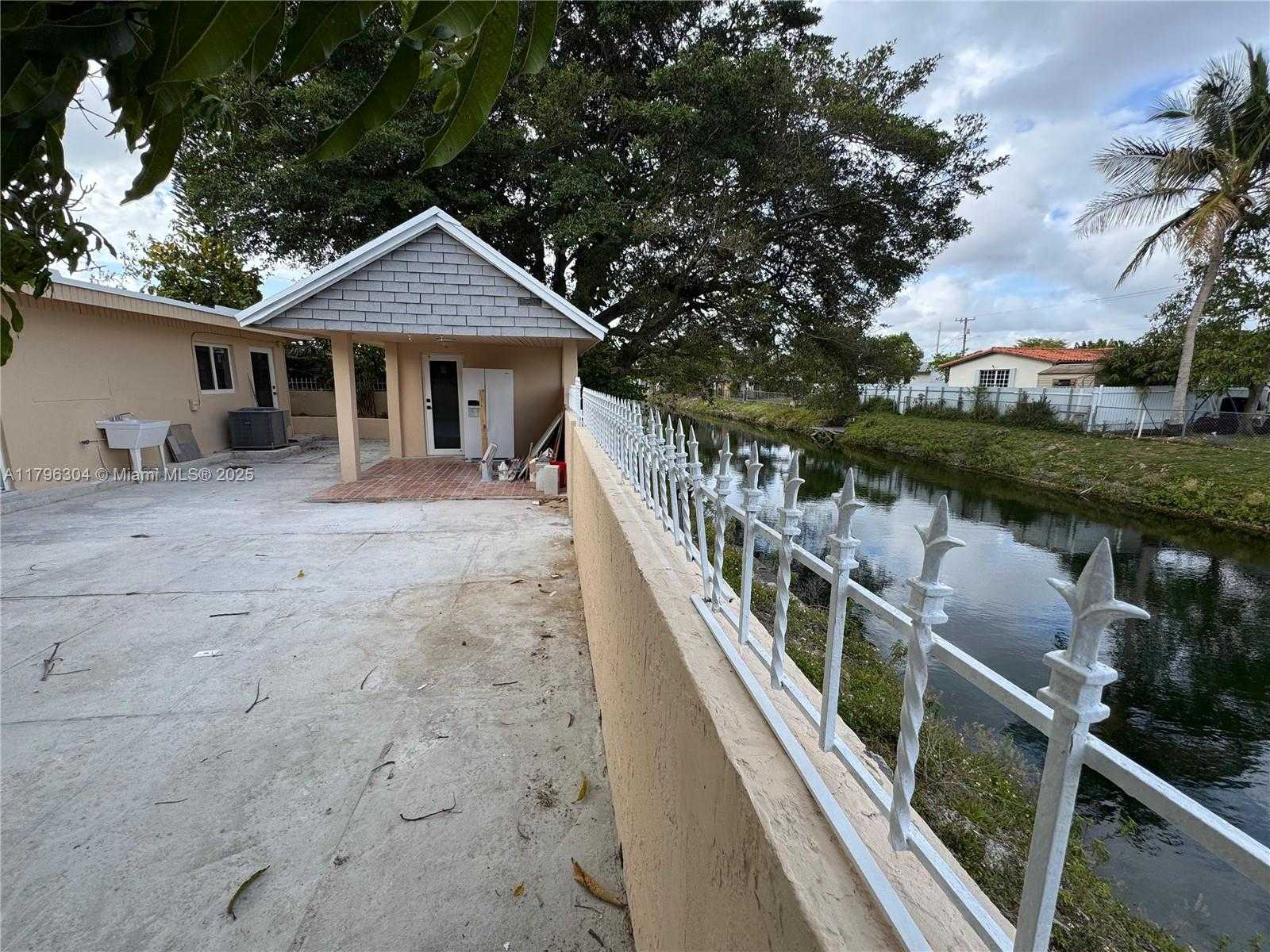 Small Image of 4701 SOUTH WEST 104TH CT, Miami Number 36