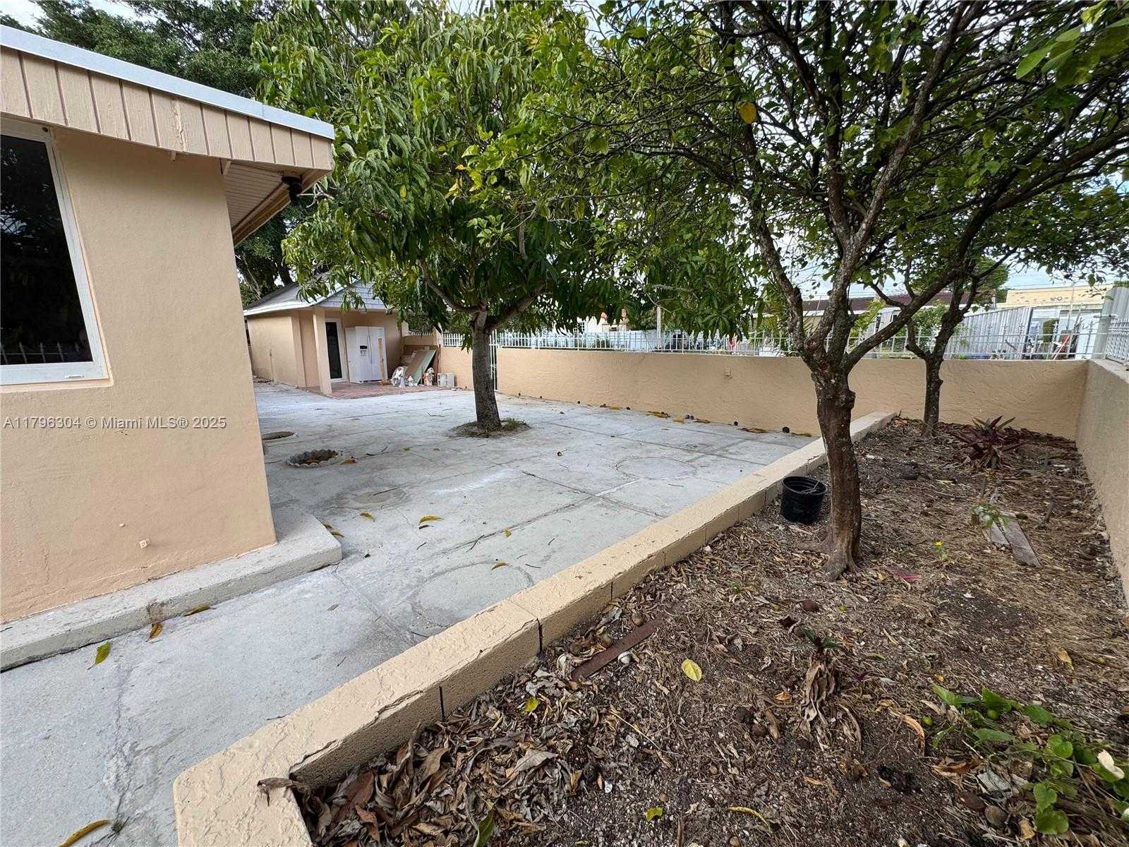 Small Image of 4701 SOUTH WEST 104TH CT, Miami Number 4