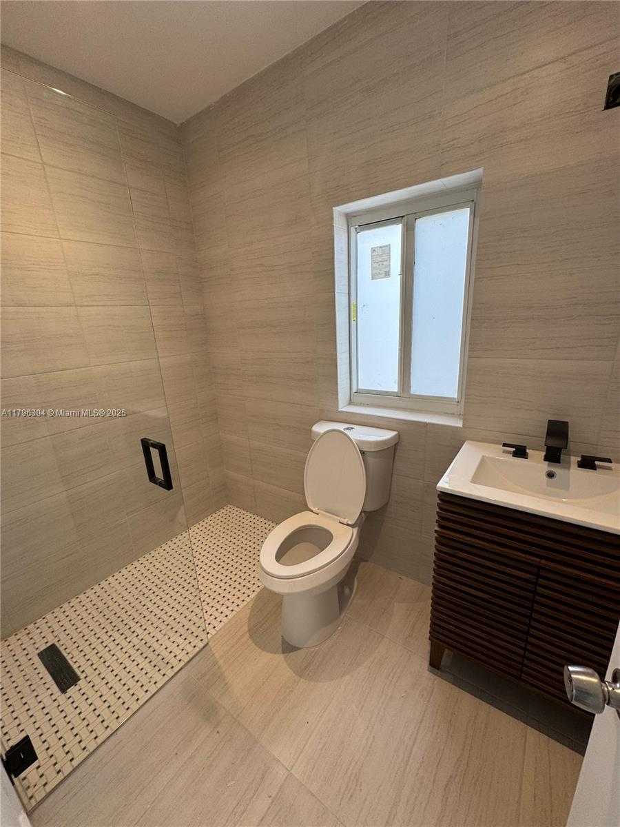 Small Image of 4701 SOUTH WEST 104TH CT, Miami Number 8