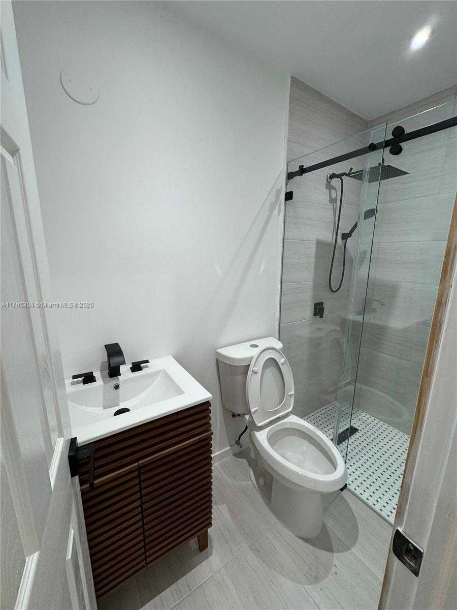 Small Image of 4701 SOUTH WEST 104TH CT, Miami Number 9