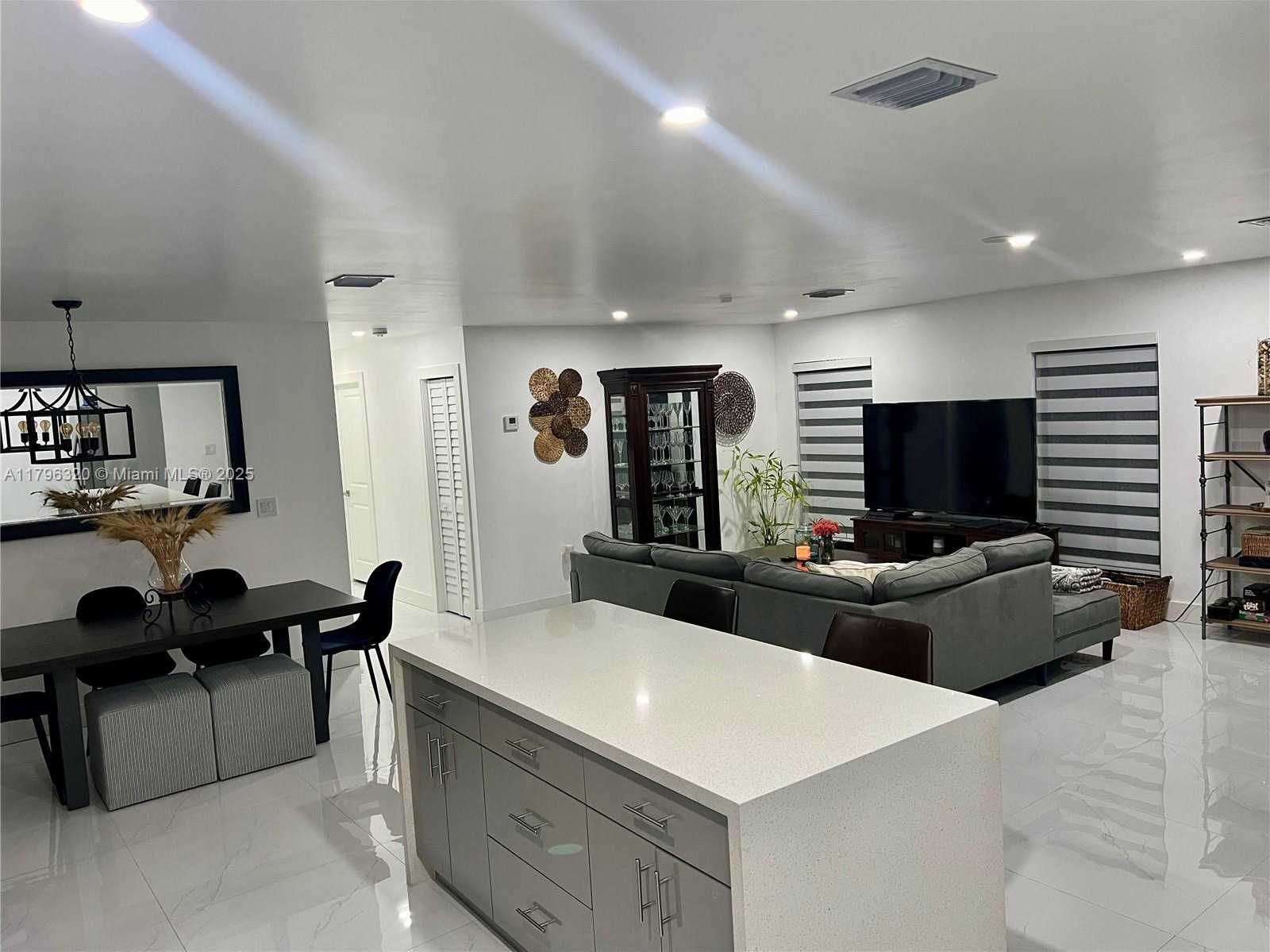 Small Image of 18133 SOUTH WEST 93RD AVE, Palmetto Bay Number 2