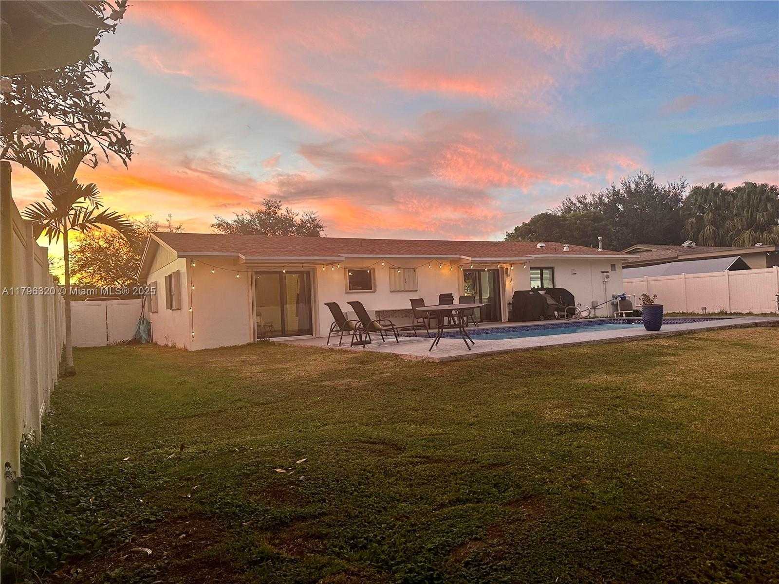 Small Image of 18133 SOUTH WEST 93RD AVE, Palmetto Bay Number 6