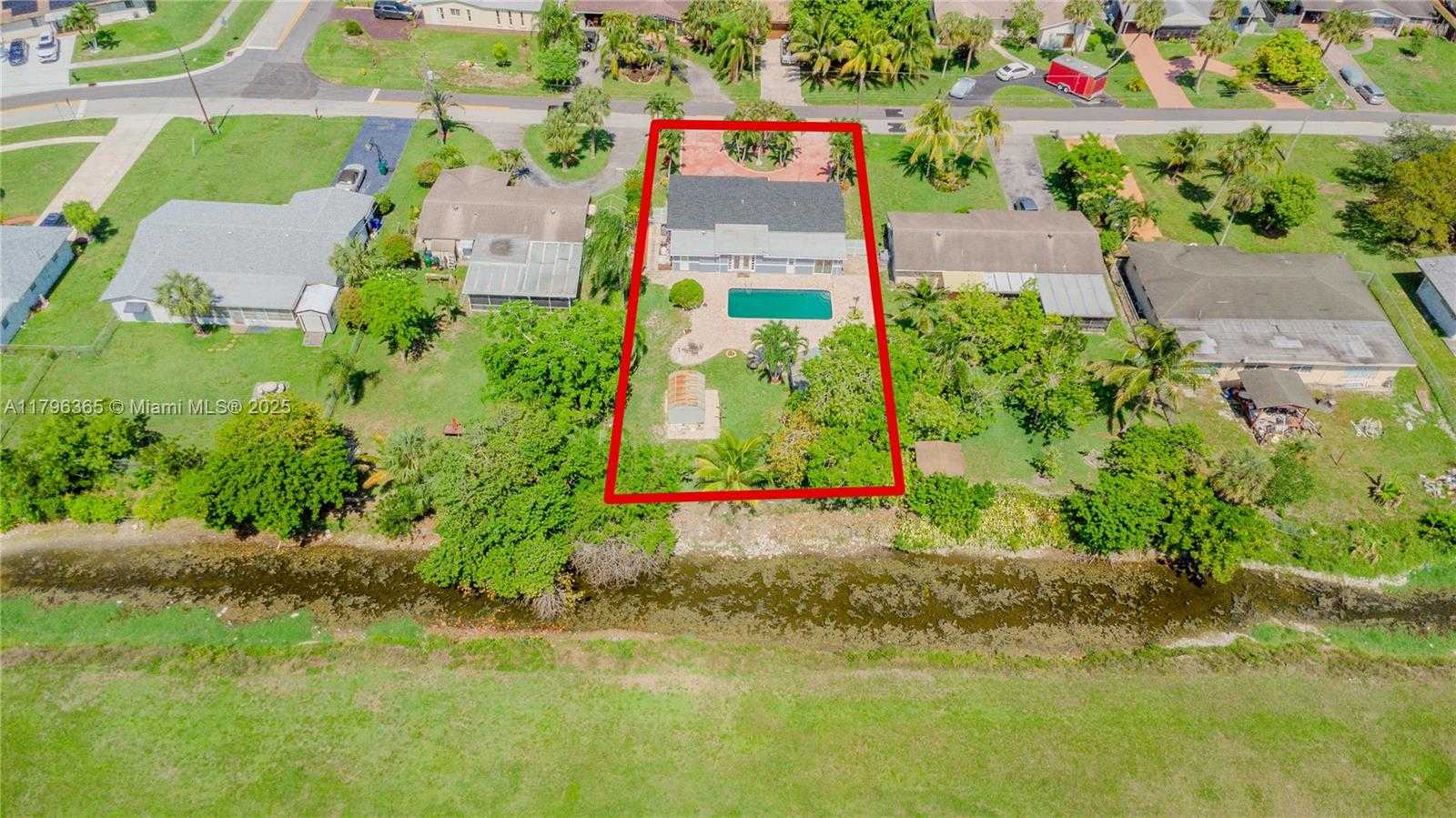 Small Image of 717 EAST RIVER DR, Margate Number 22