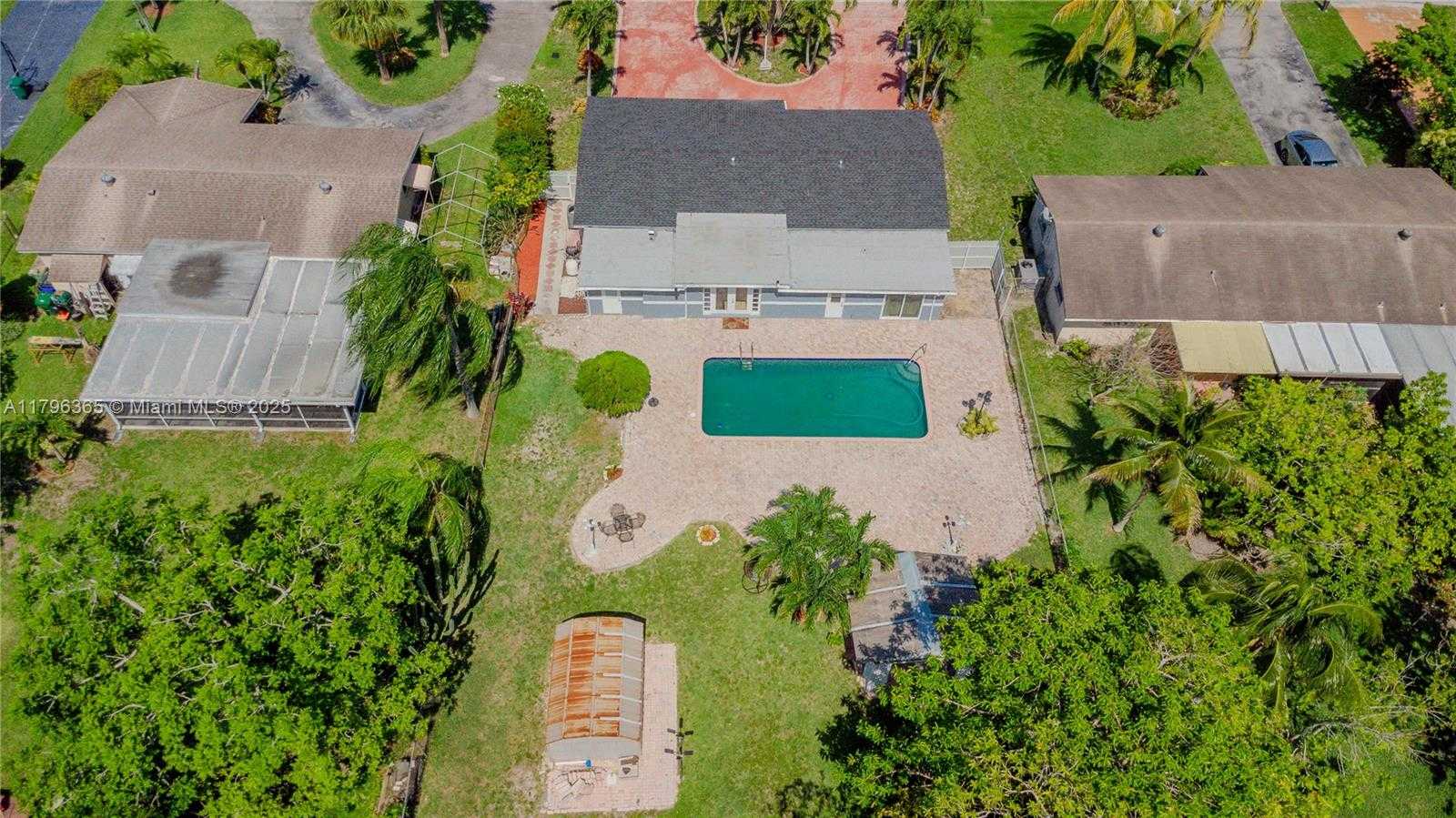 Small Image of 717 EAST RIVER DR, Margate Number 24