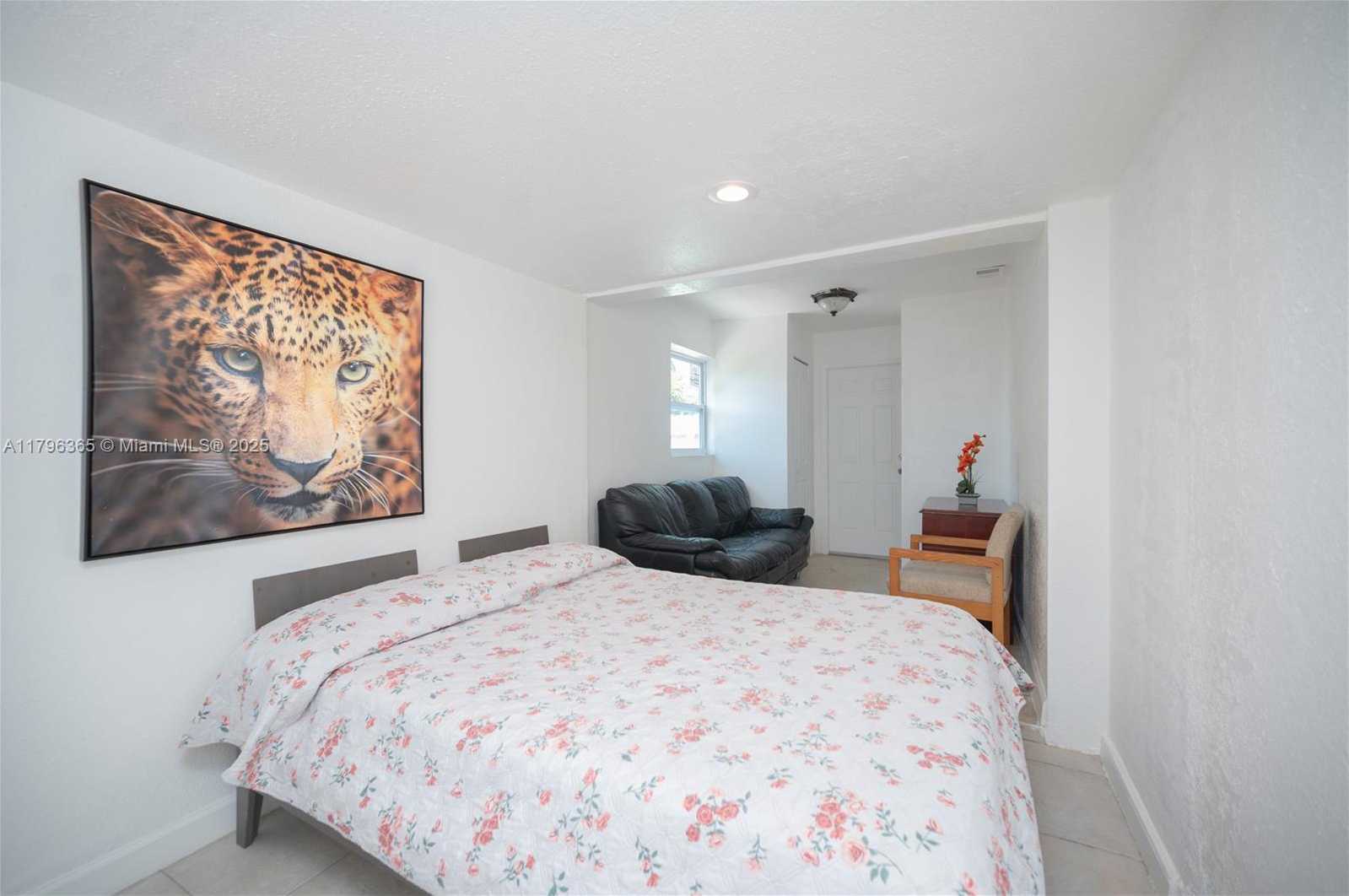Small Image of 717 EAST RIVER DR, Margate Number 34