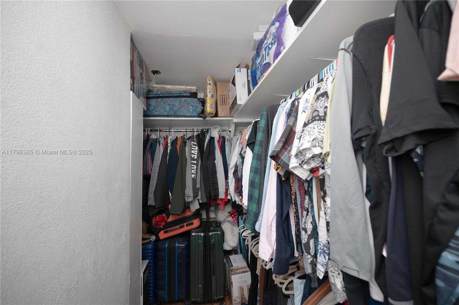 Small Image of 717 EAST RIVER DR, Margate Number 38