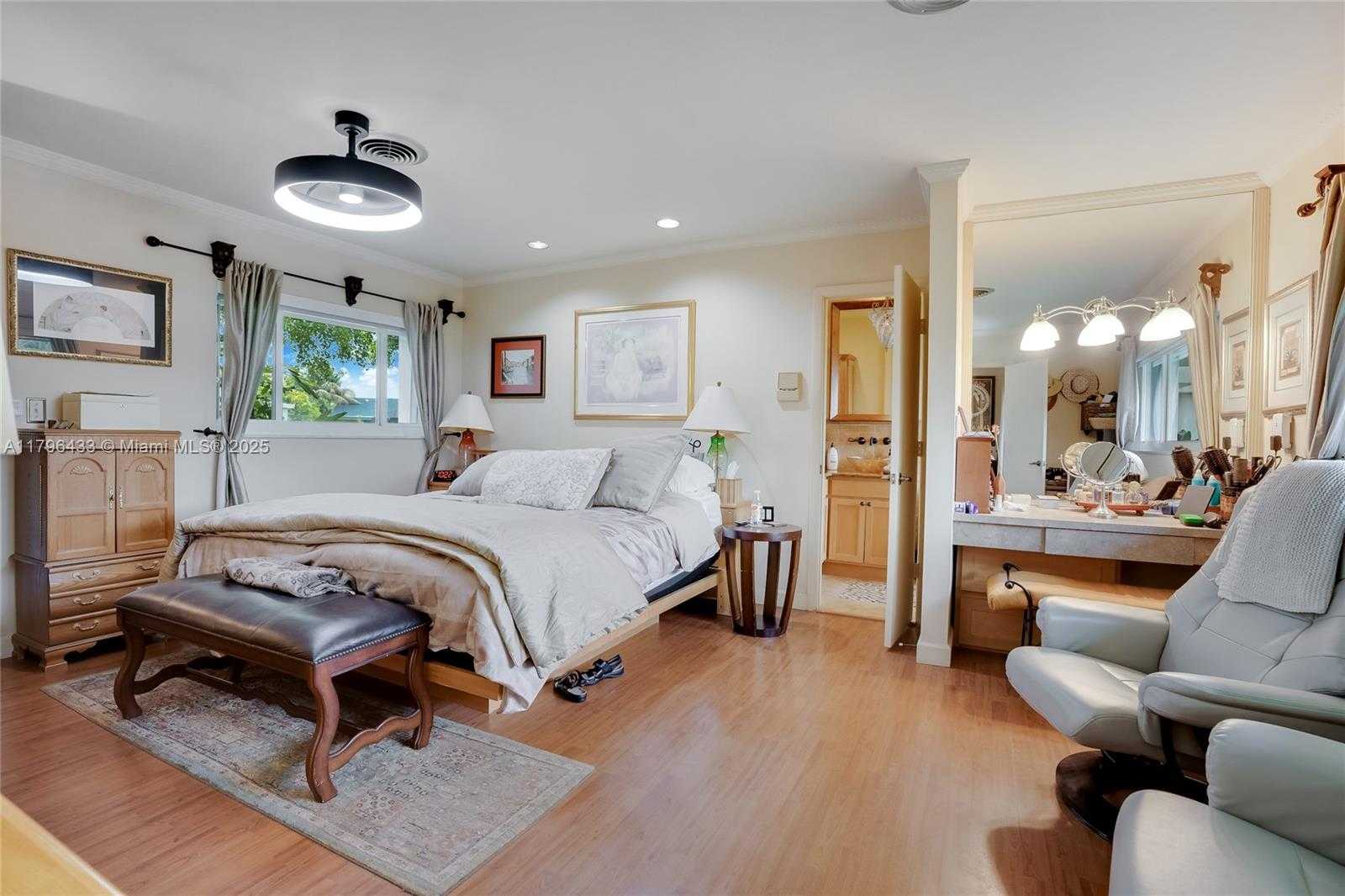 Small Image of 610 LAKE DASHA CIR, Plantation Number 16