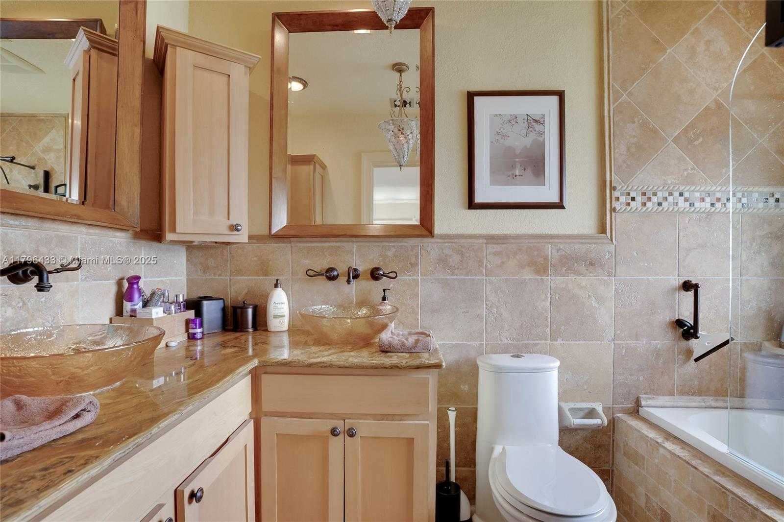 Small Image of 610 LAKE DASHA CIR, Plantation Number 17