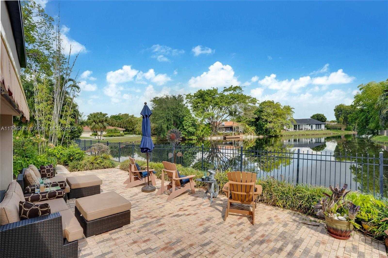 Small Image of 610 LAKE DASHA CIR, Plantation Number 3