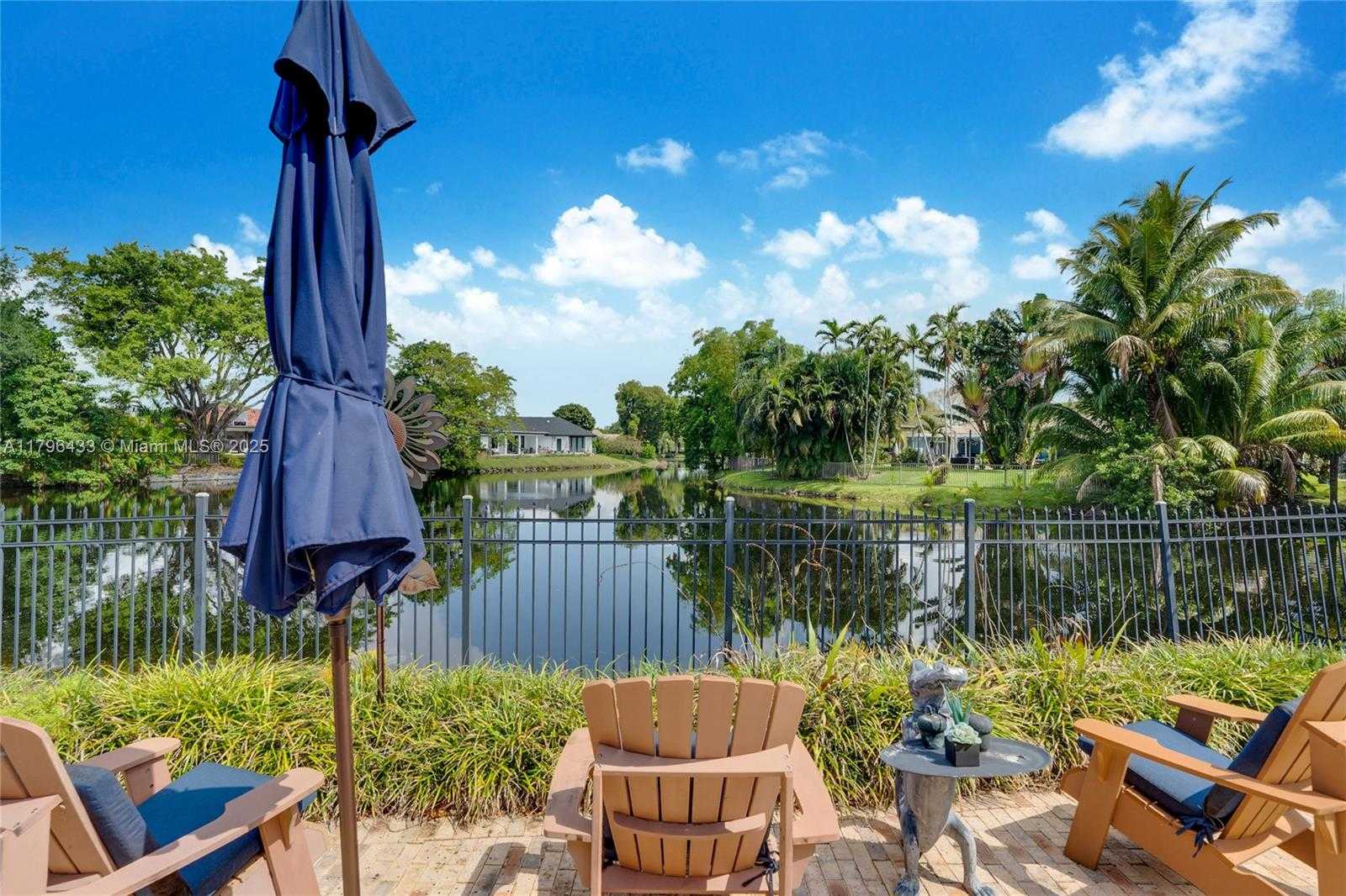 Small Image of 610 LAKE DASHA CIR, Plantation Number 4