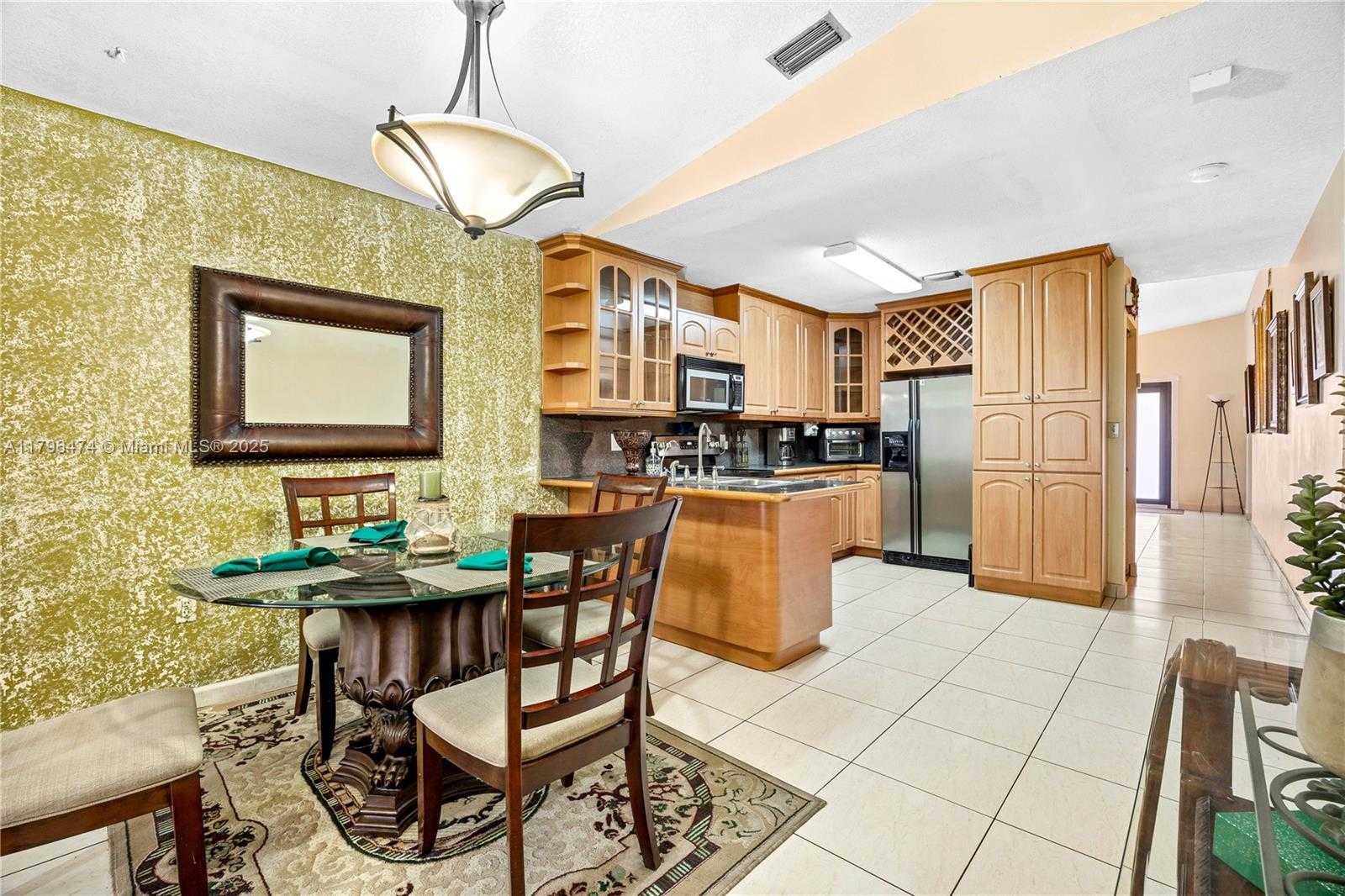 Small Image of 2462 WEST 65TH ST, Hialeah Number 10