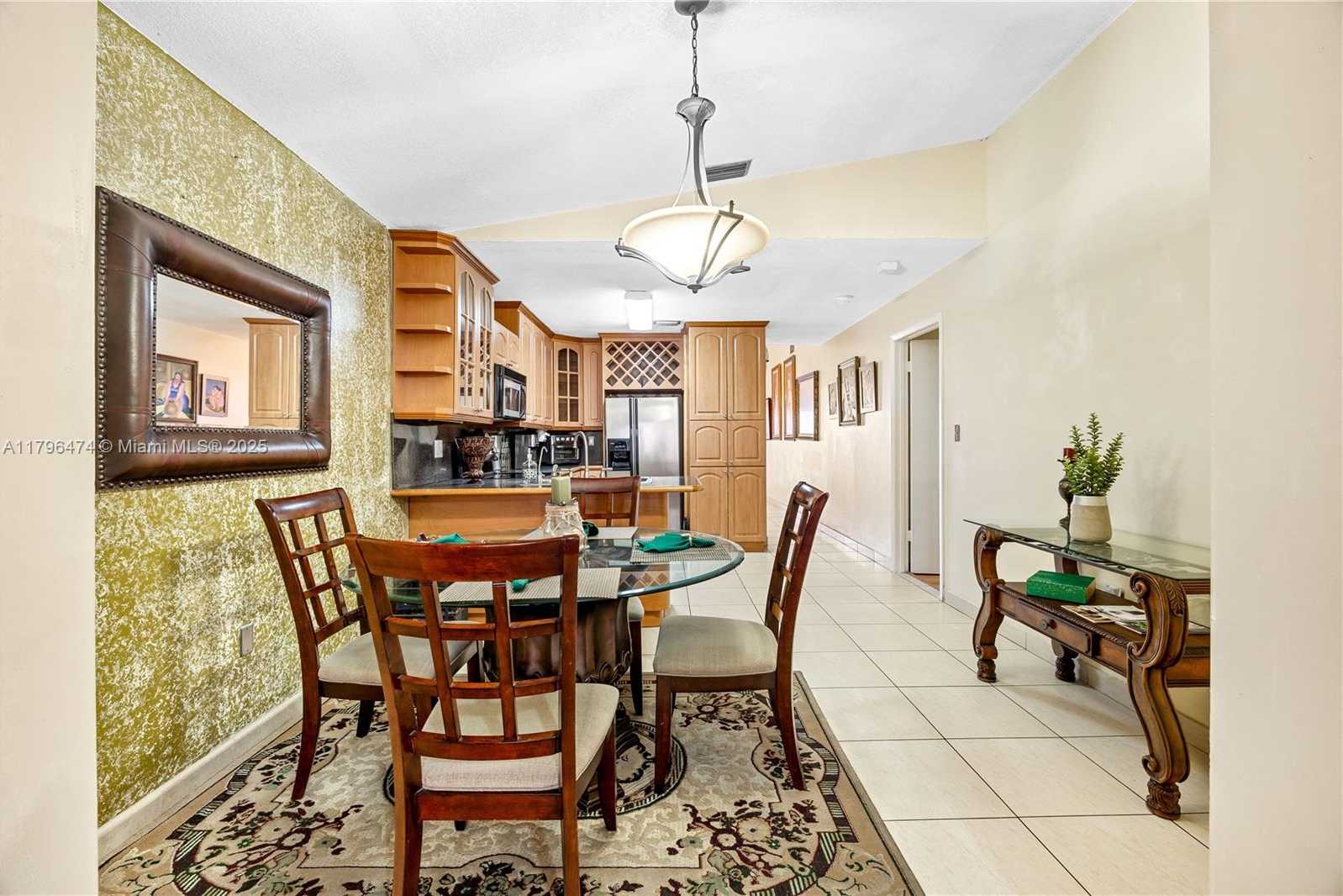 Small Image of 2462 WEST 65TH ST, Hialeah Number 11
