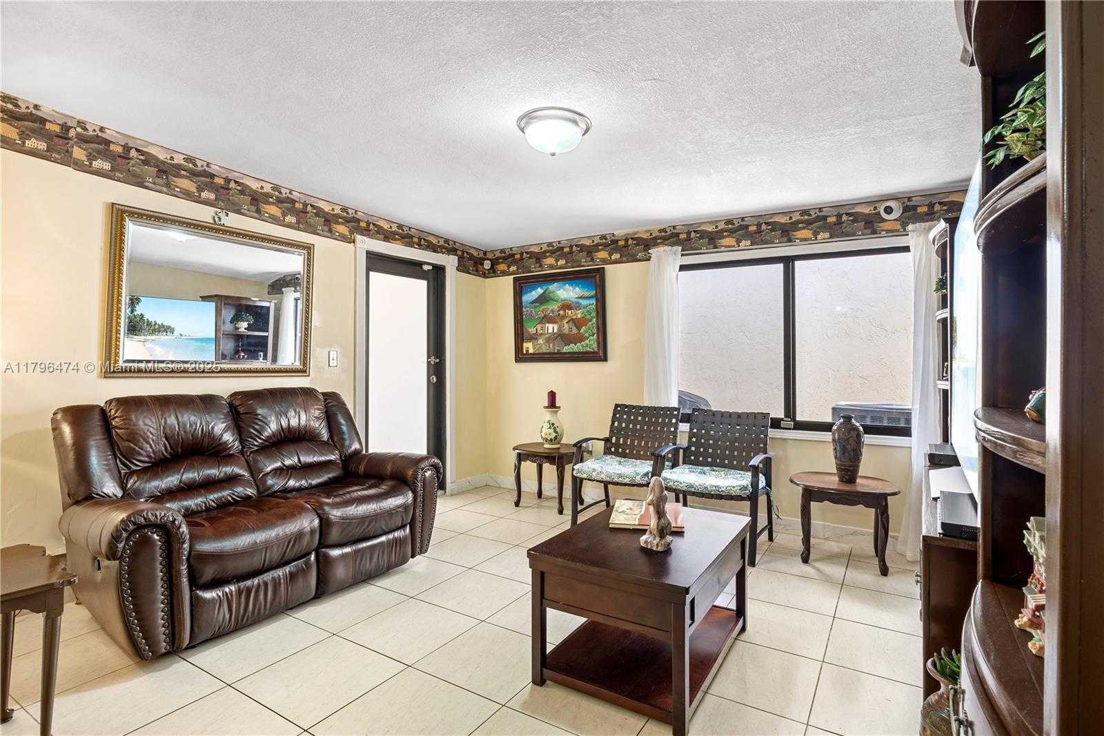 Small Image of 2462 WEST 65TH ST, Hialeah Number 13