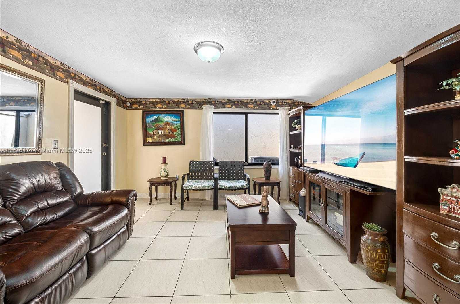 Small Image of 2462 WEST 65TH ST, Hialeah Number 14